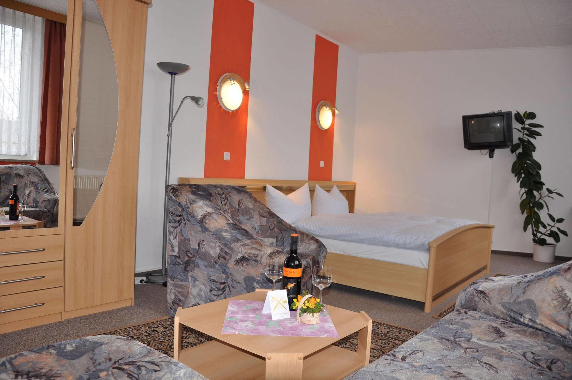 Hotel Zum Gruendle Oberhof  Exterior photo